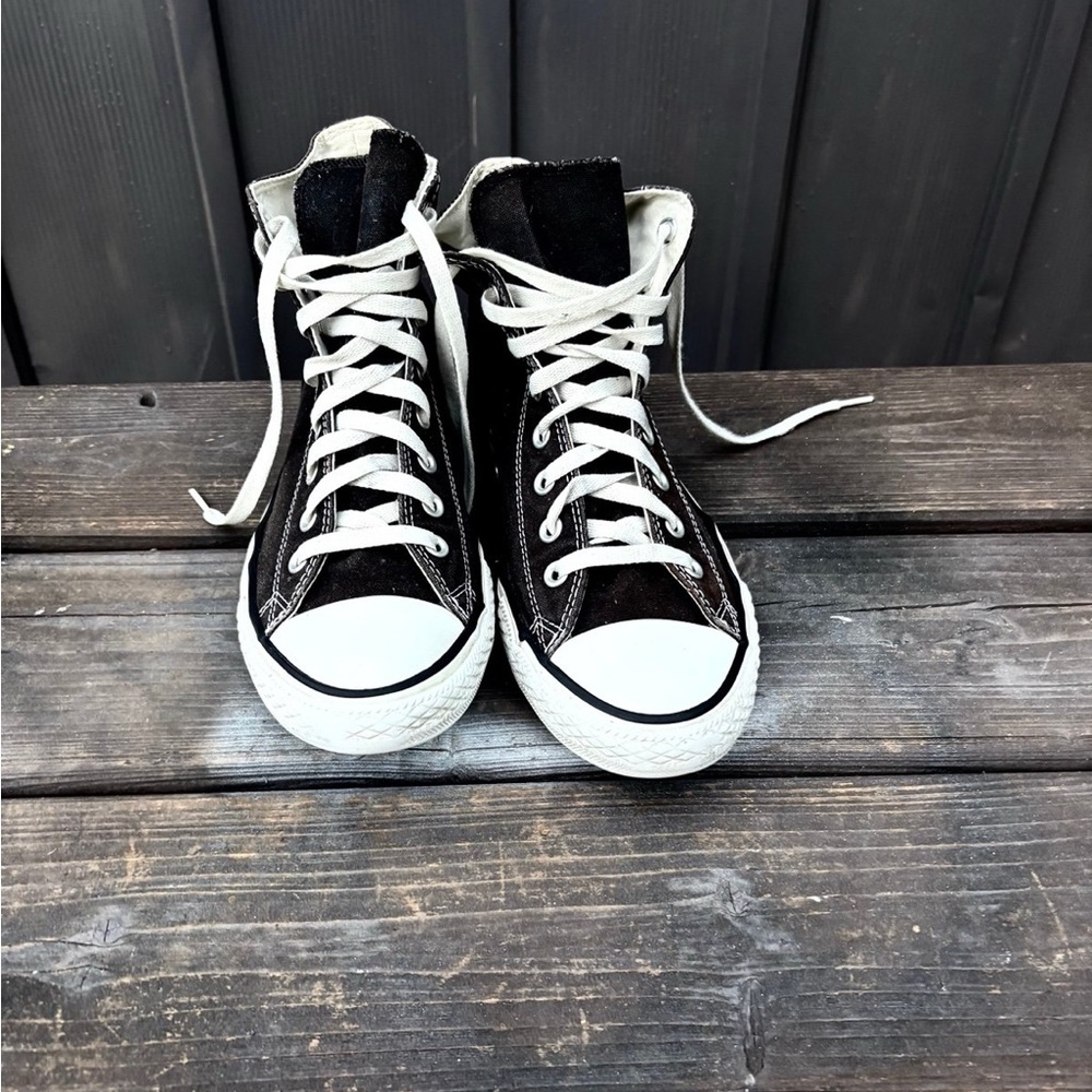 Classic Black and White converse High-Top Sneakers size W 7.5 reqdy to wear